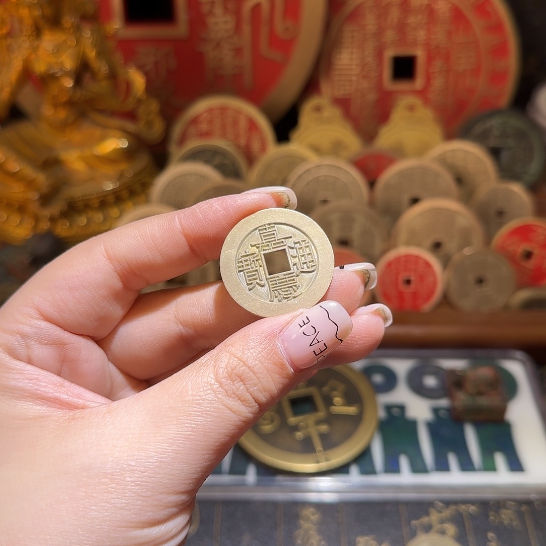 N***i铜现代仿制工艺品