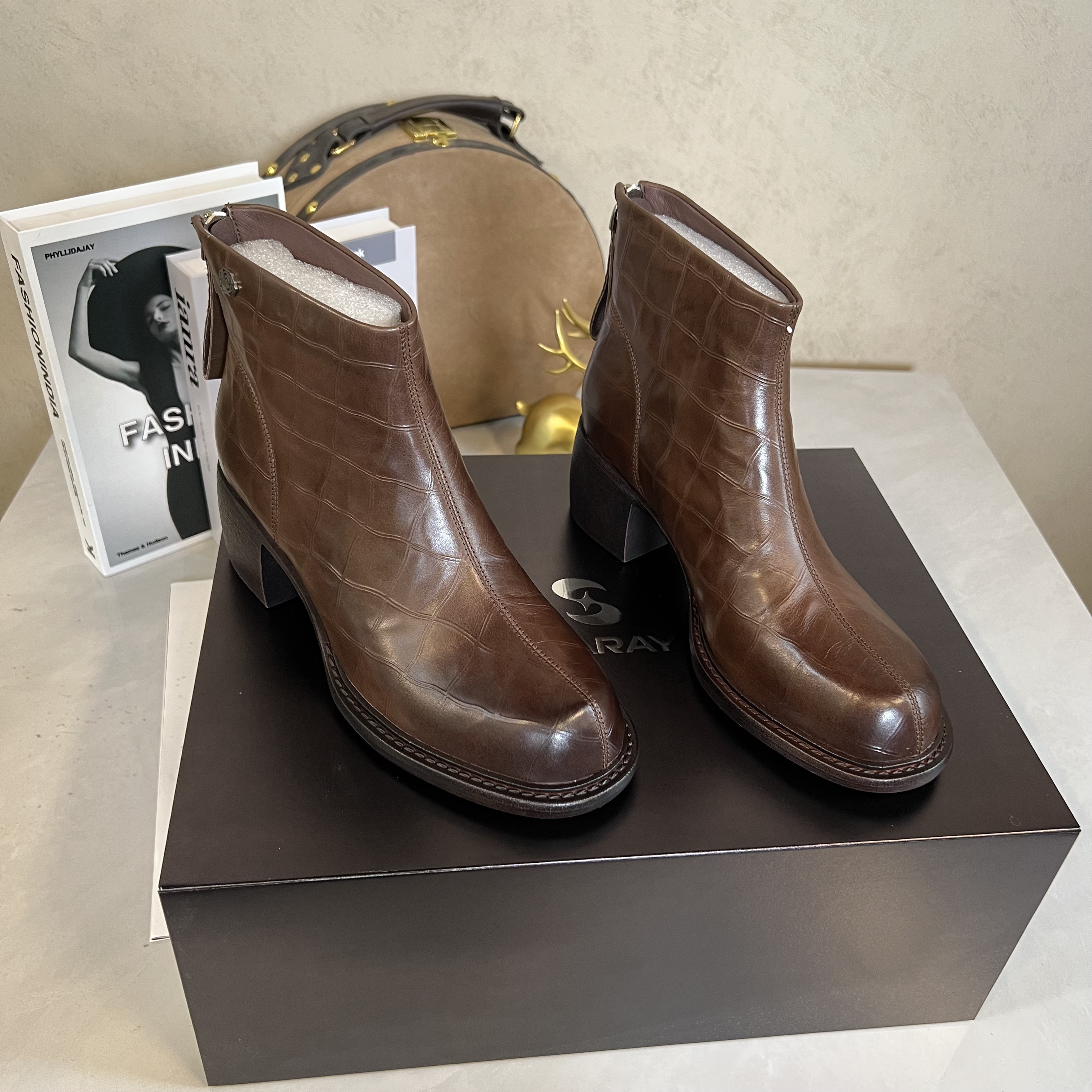 陈老板~牛皮.5公分/复古粗跟真皮短靴子秋冬切尔西靴C182