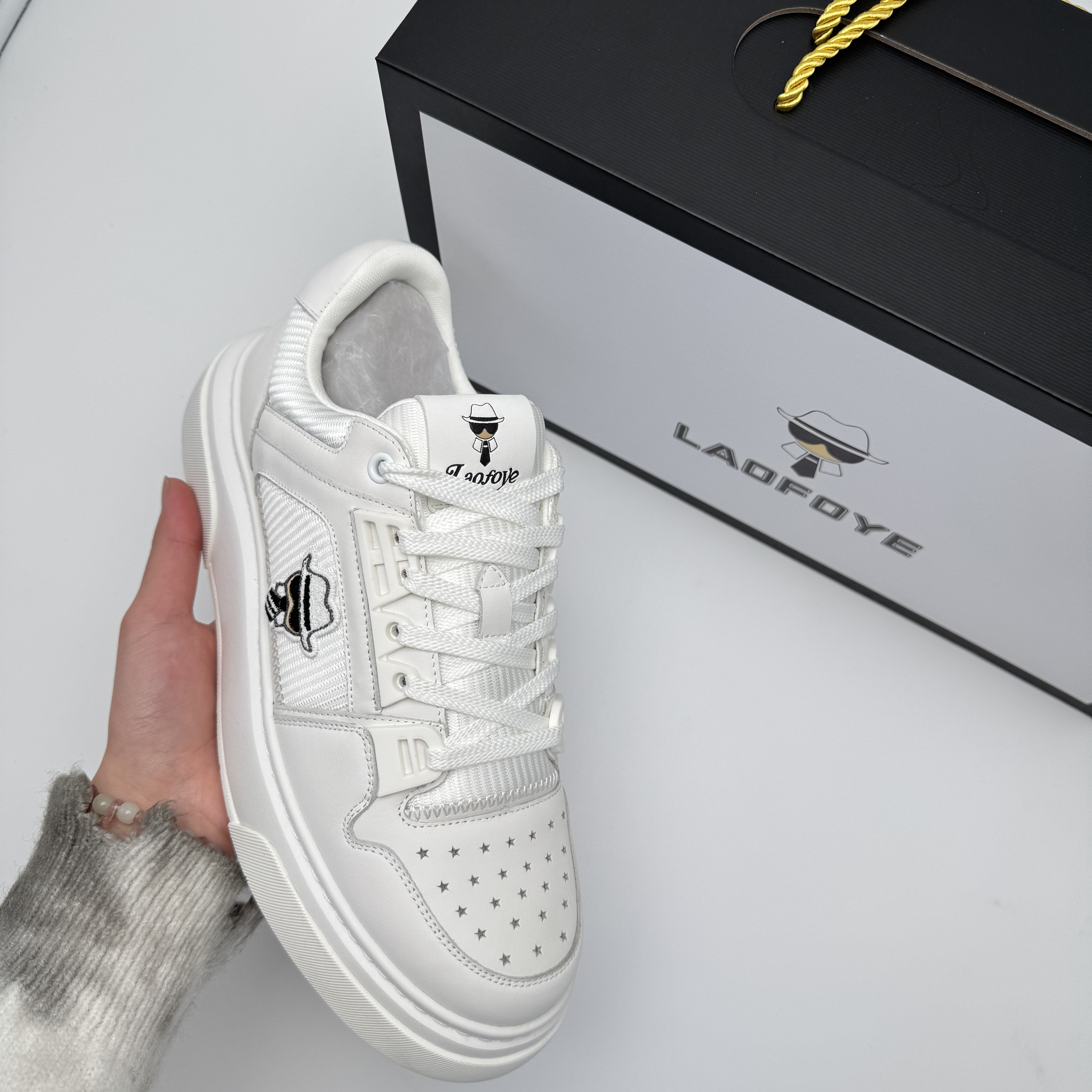 小LAOFOYE老佛爷休闲板鞋四季透气系带低帮白色男士潮鞋