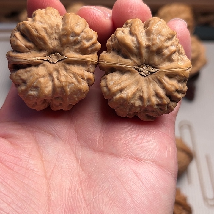 曲****桃核吊坠文玩核桃手把件