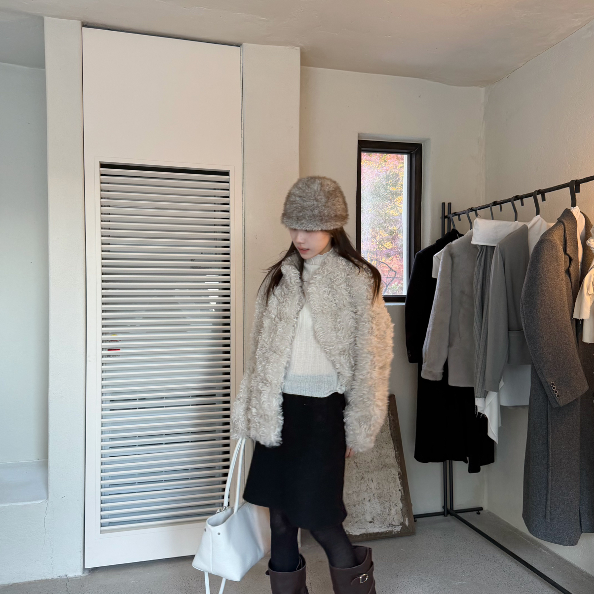 CHAONU-短款毛毛外套宫廷风垫肩立体装饰亮丝细节名媛范短外套674