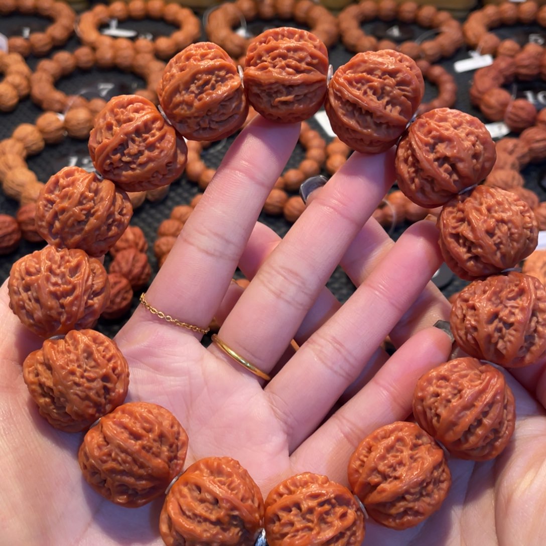 文玩核桃手串龙脊京八棱