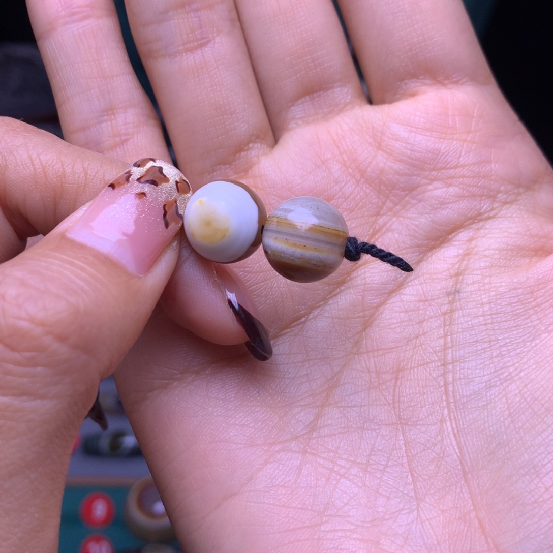 未镶嵌颈饰玛瑙/玉髓青**?