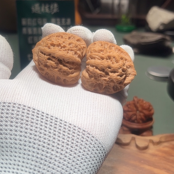 文玩核桃吊坠佛肚