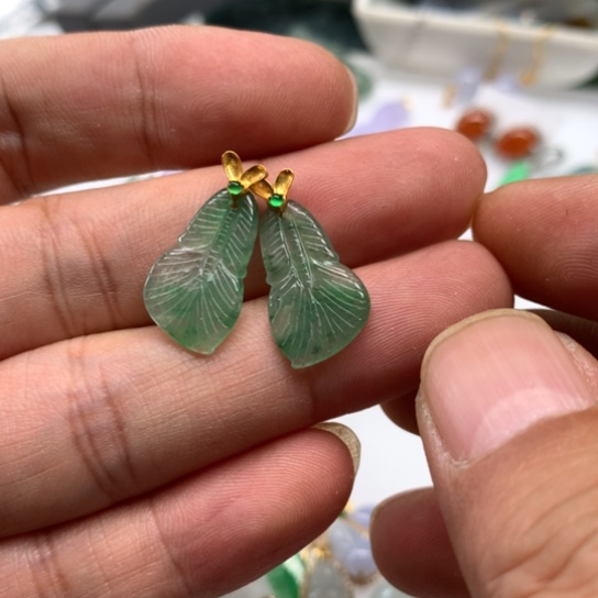 翡翠颈饰未镶嵌翡翠