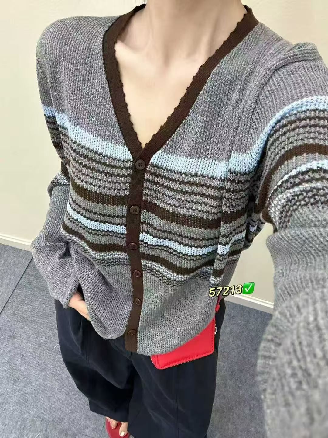女针织条纹V领长袖圆领毛针织衫气质拼色女装时尚