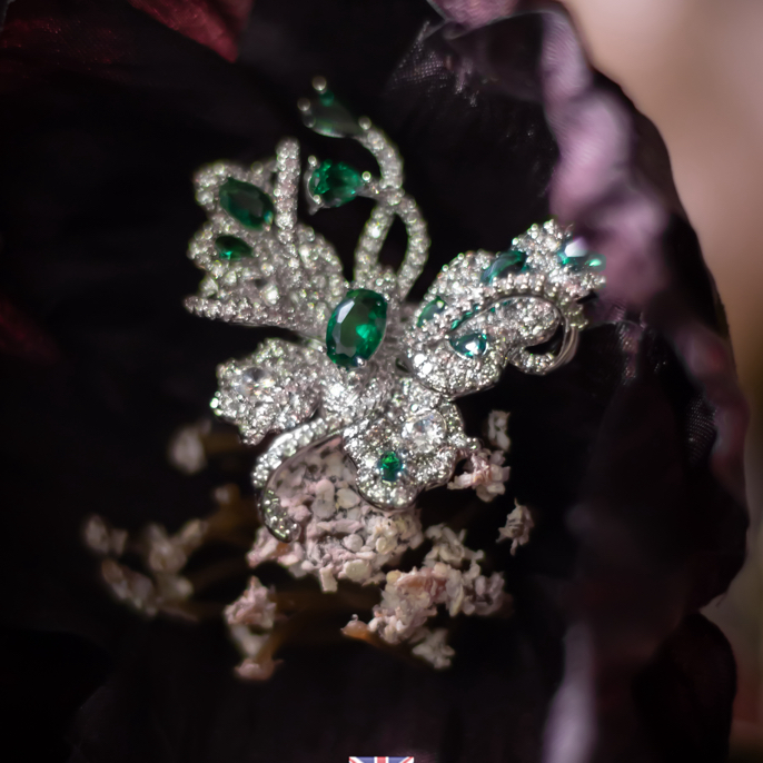 铜合金仿水晶胸针 【1820】周年珍藏英｜经典原标克拉款CrownFrett