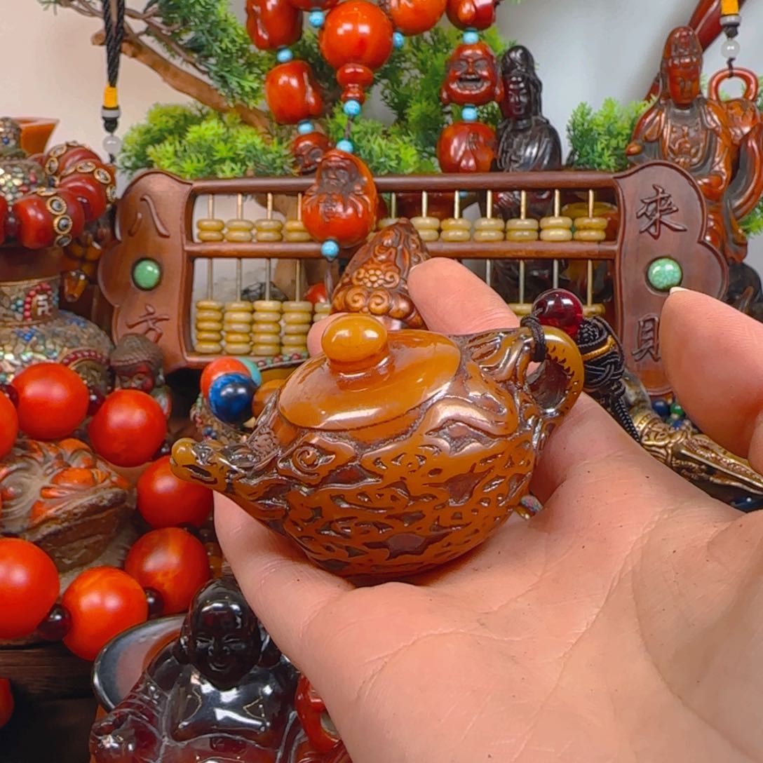 琥珀裸石未镶嵌壶