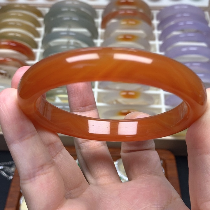 玛瑙/玉髓手镯未镶嵌