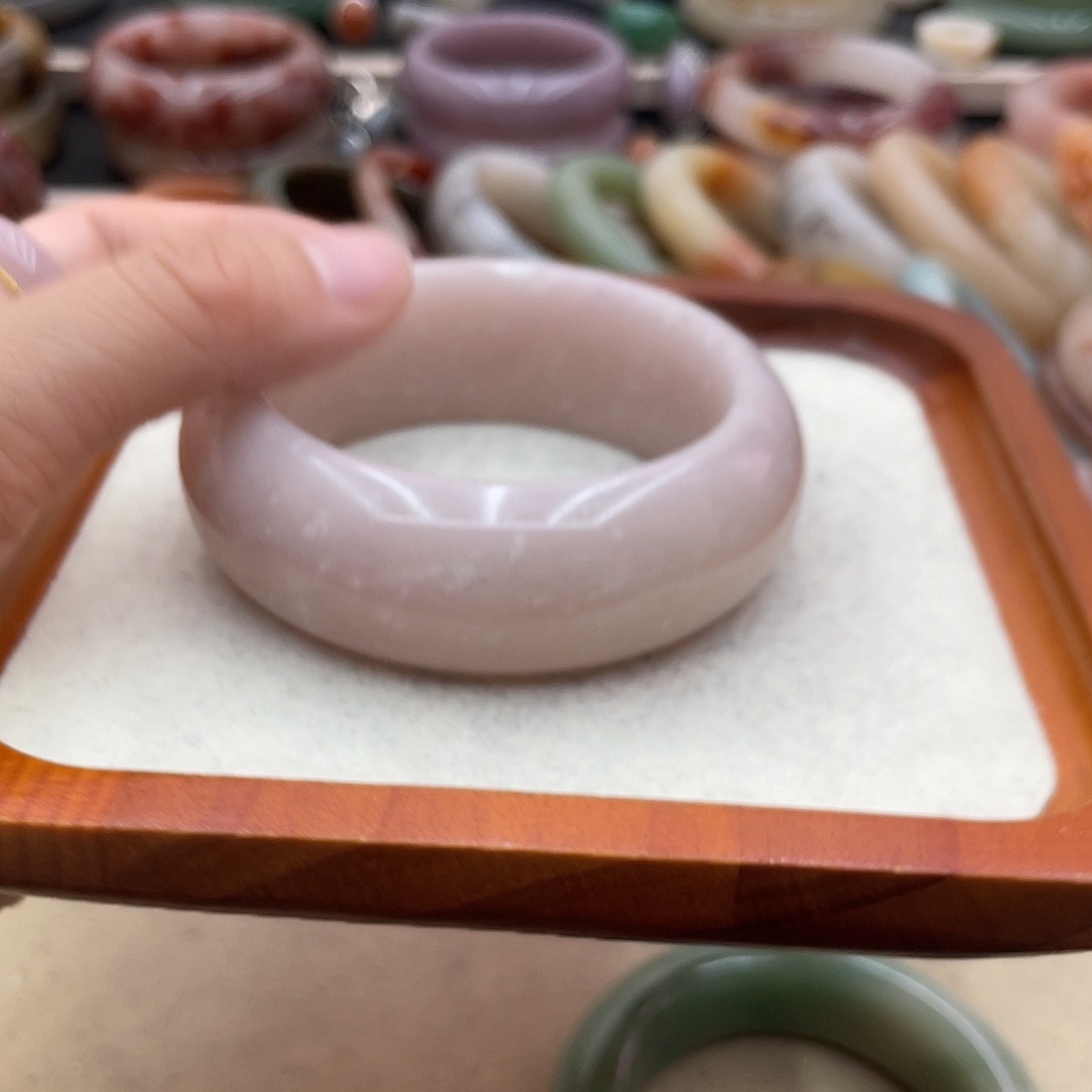 石英岩玉未镶嵌圈口56