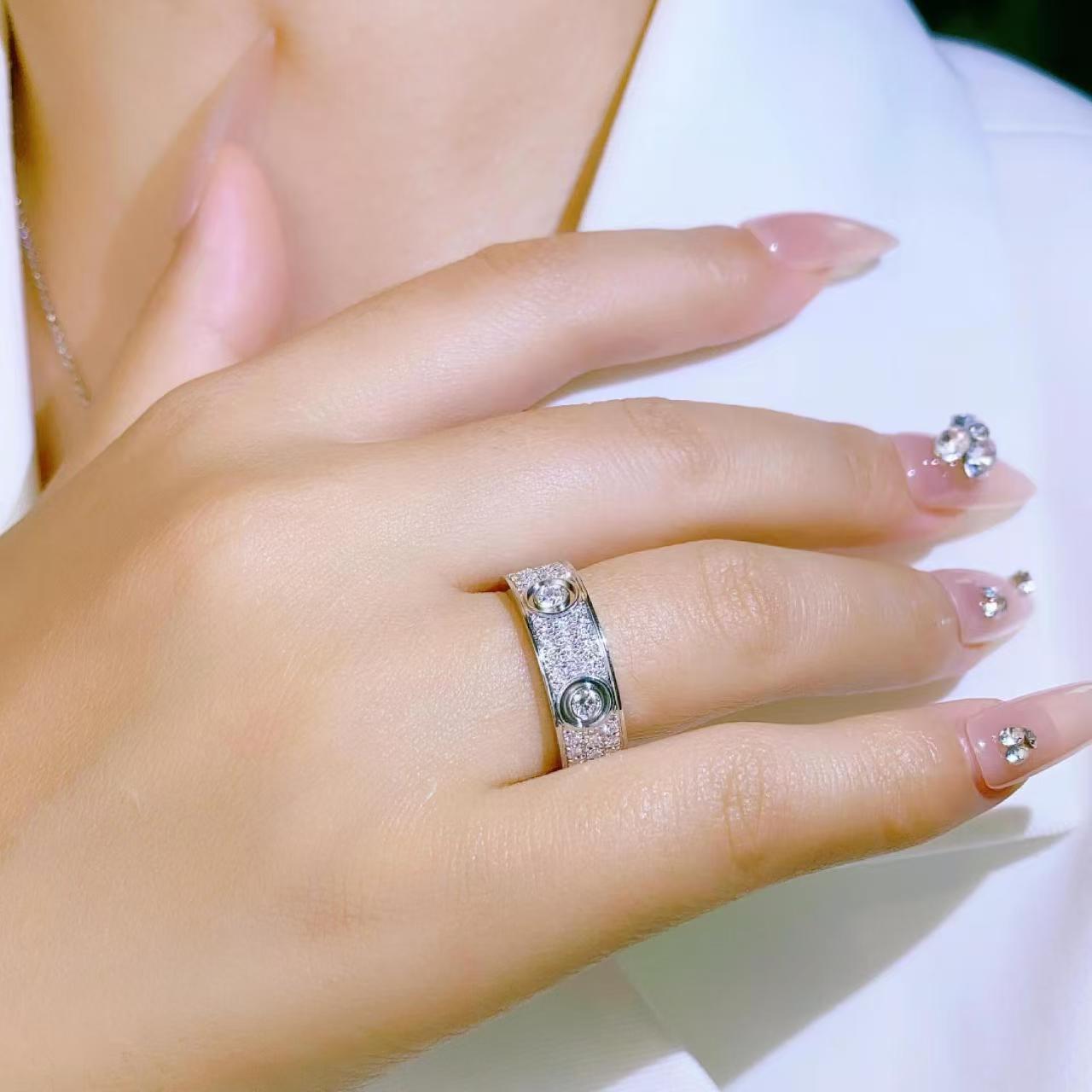 戒指  简约戒指宽窄版单钻三钻满天星情侣款轻奢时尚