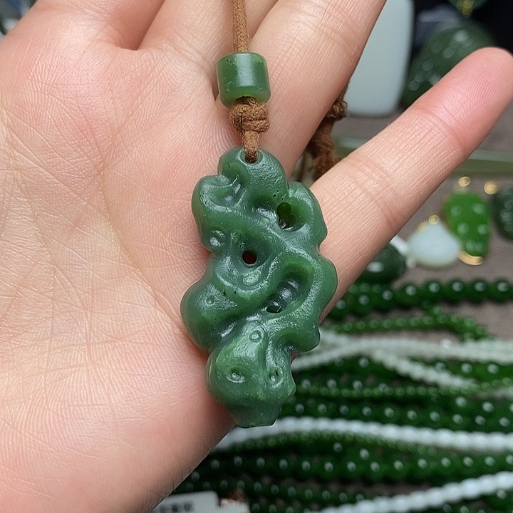 和田玉未镶嵌颈饰