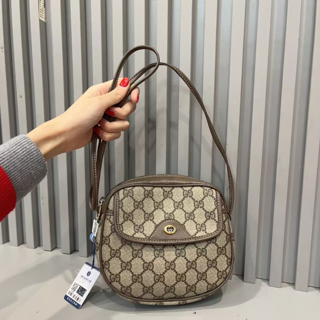 95新 GUCCI/古驰 兔兔奢/古驰斜挎包/240909052