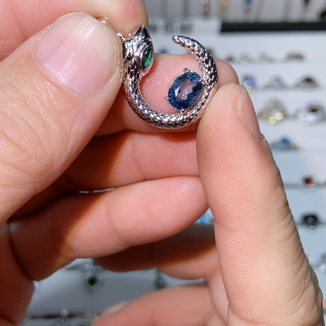 绿水晶戒指银S925镶嵌