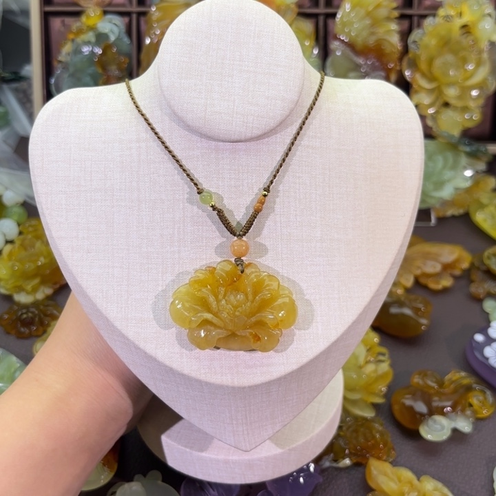 未镶嵌蛇纹石玉颈饰