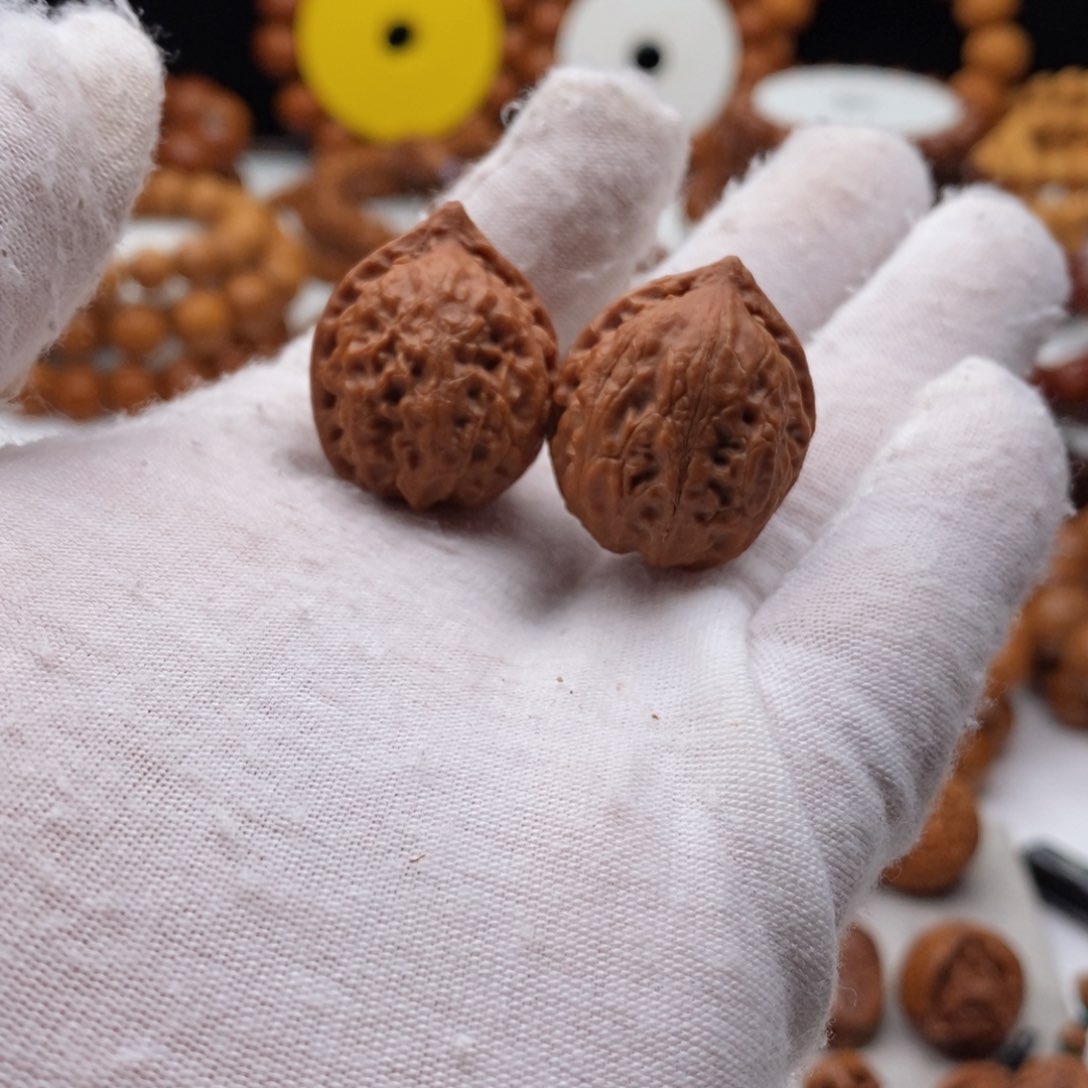 核桃手捻手把件摆件