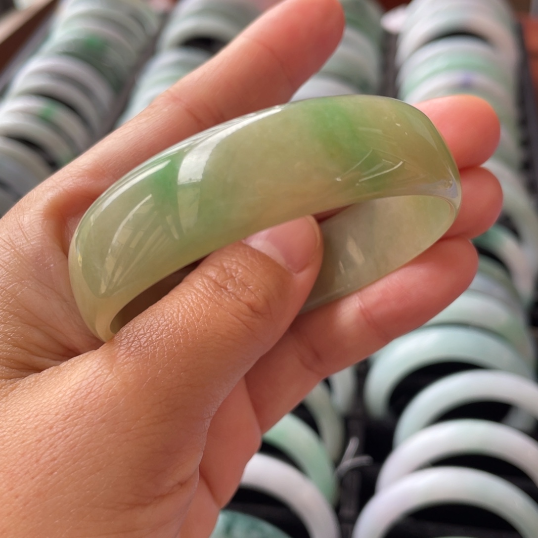 翡翠未镶嵌手镯手镯