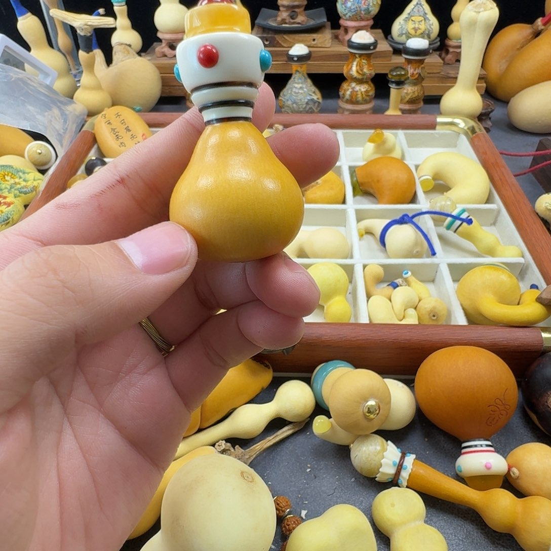 南***山有机玻璃葫芦笙和他最熟悉