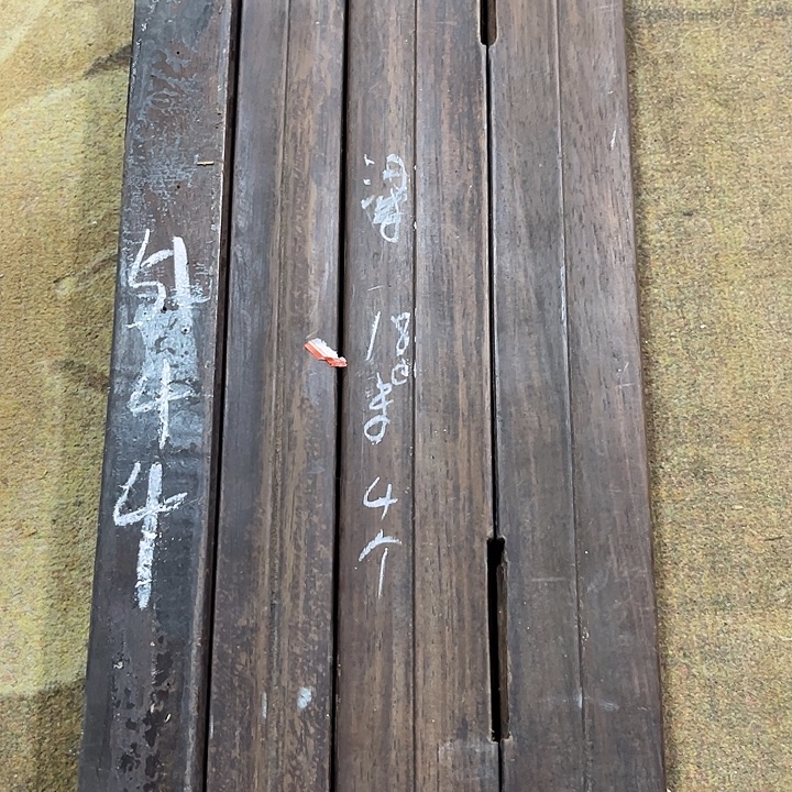 梁***生树脂制品密密麻麻密密麻麻4个