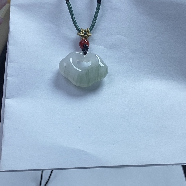 石英质玉未镶嵌颈饰