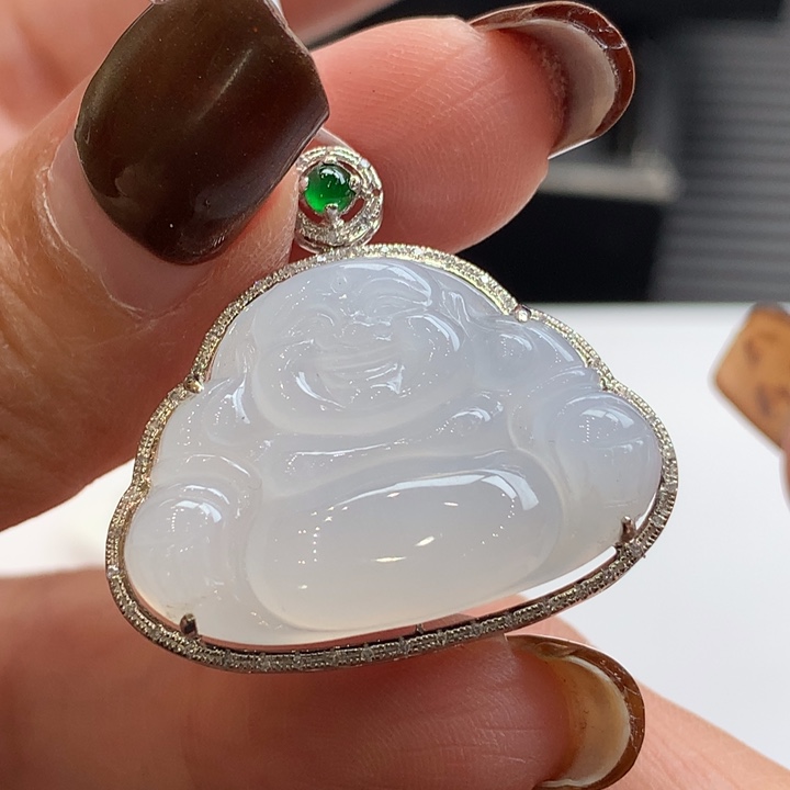 翡翠18K金镶嵌颈饰翡翠