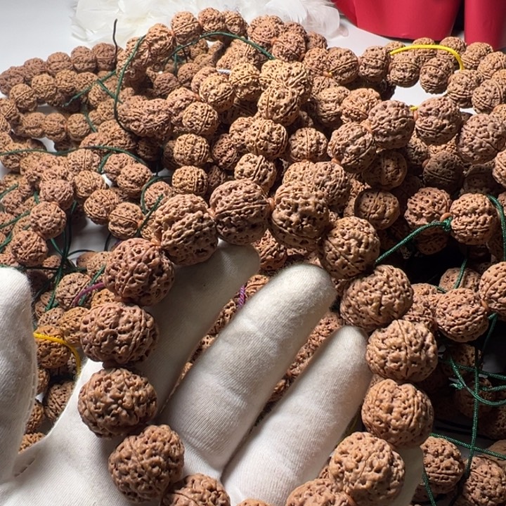 萤***雪吊坠金刚菩提68号金刚