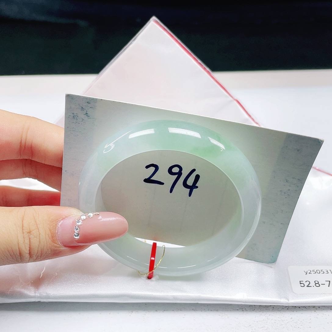翡翠未镶嵌手镯 正圈52+