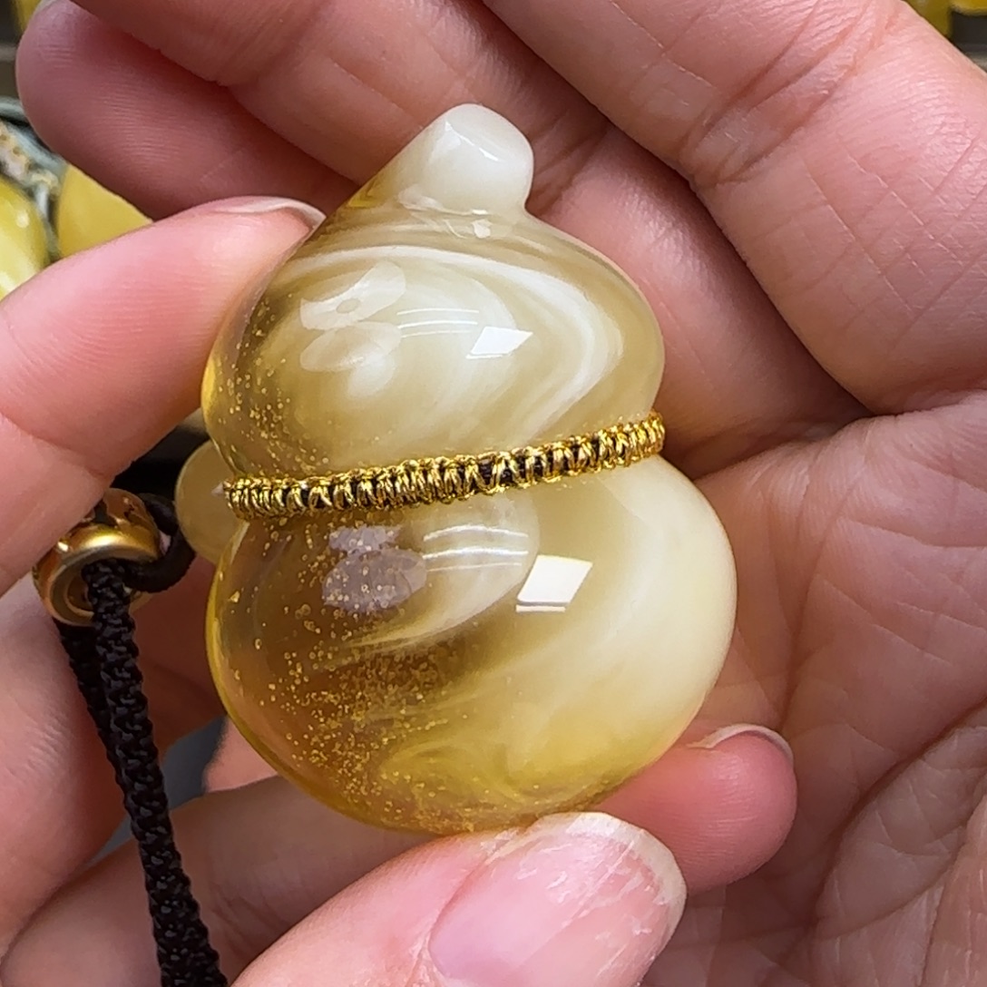 蜜蜡未镶嵌珠宝奇石