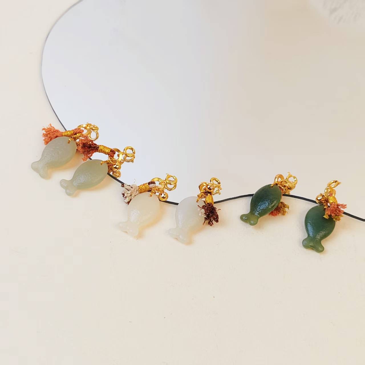 和田玉小小鱼12*20*5mm吊坠（多样性发其一）