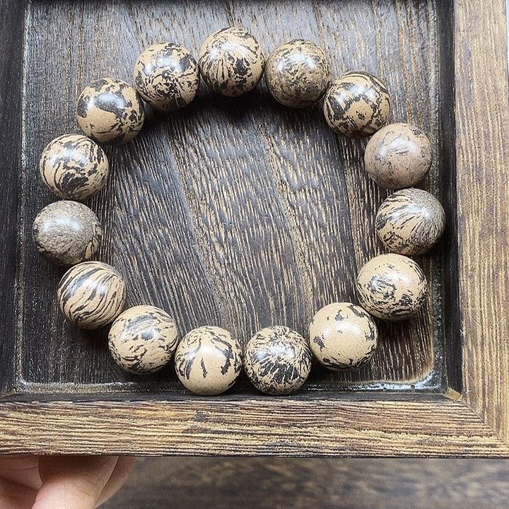 龙涎黑影1.5天然合香单圈手串