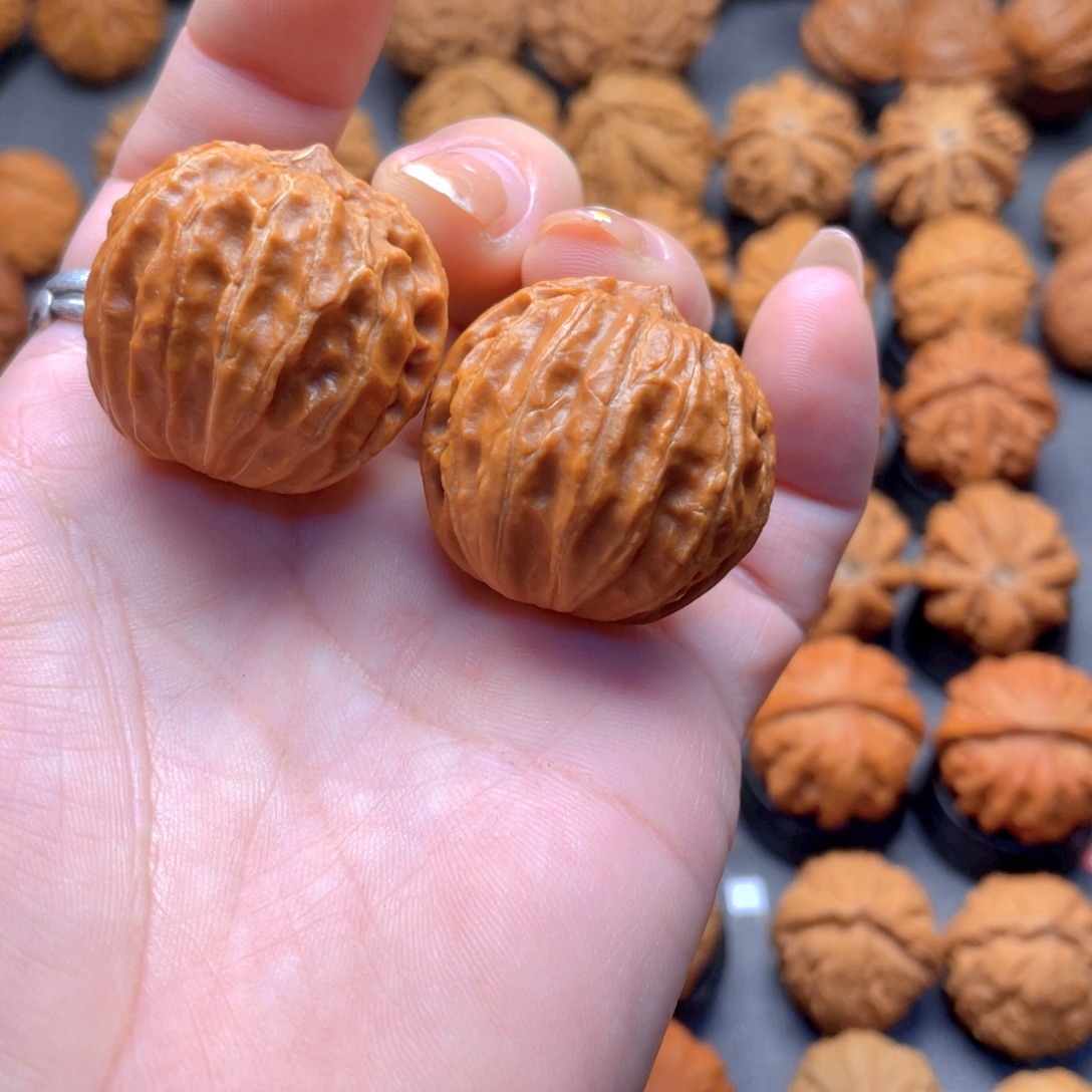 核桃文玩把件高山磨