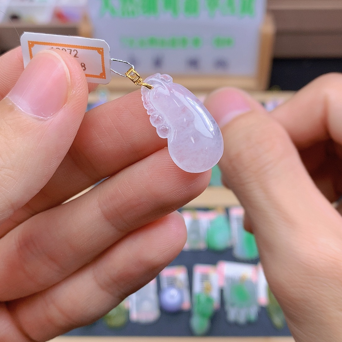 翡翠18K金镶嵌颈饰翡翠