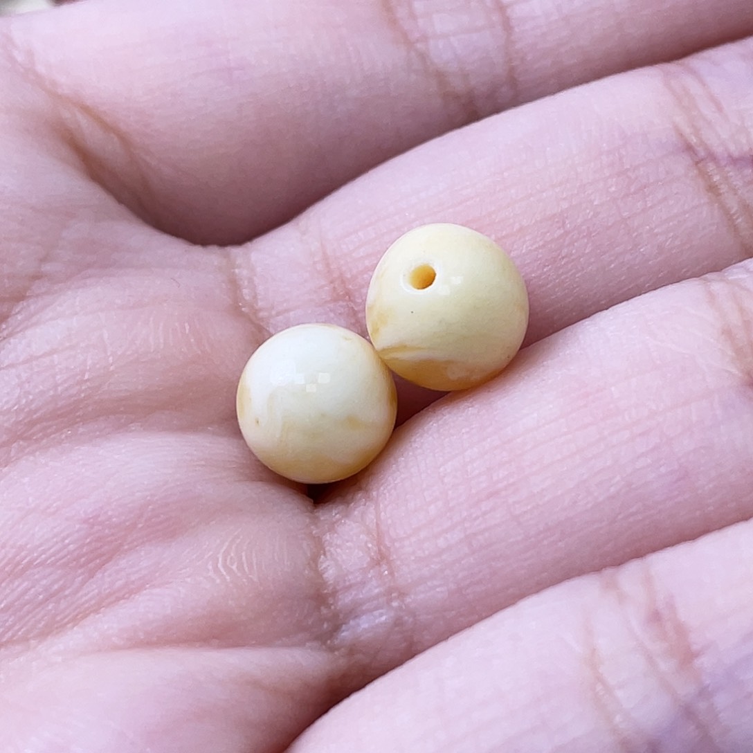 未镶嵌琥珀裸石瑕疵圆珠7.9mm