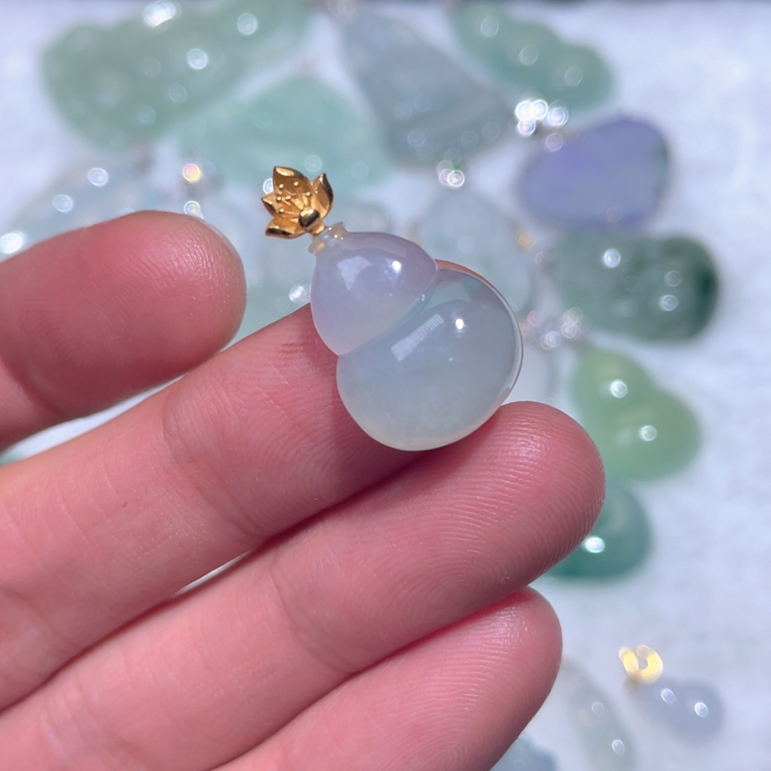 翡翠18K金镶嵌颈饰翡翠