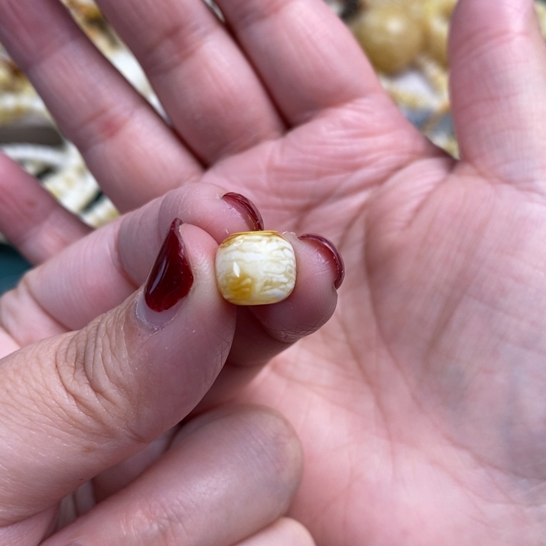 琥珀裸石未镶嵌沁色虎皮纹老型单珠10×9