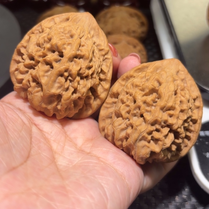 吊坠文玩核桃46麒麟纹大官帽一对核桃