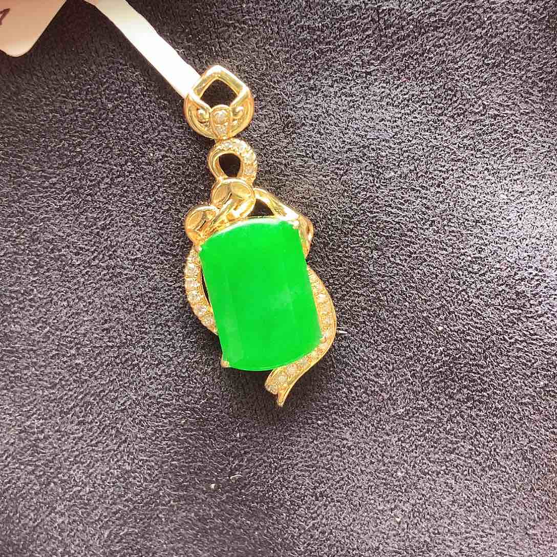 翡翠颈饰18K金镶嵌上新