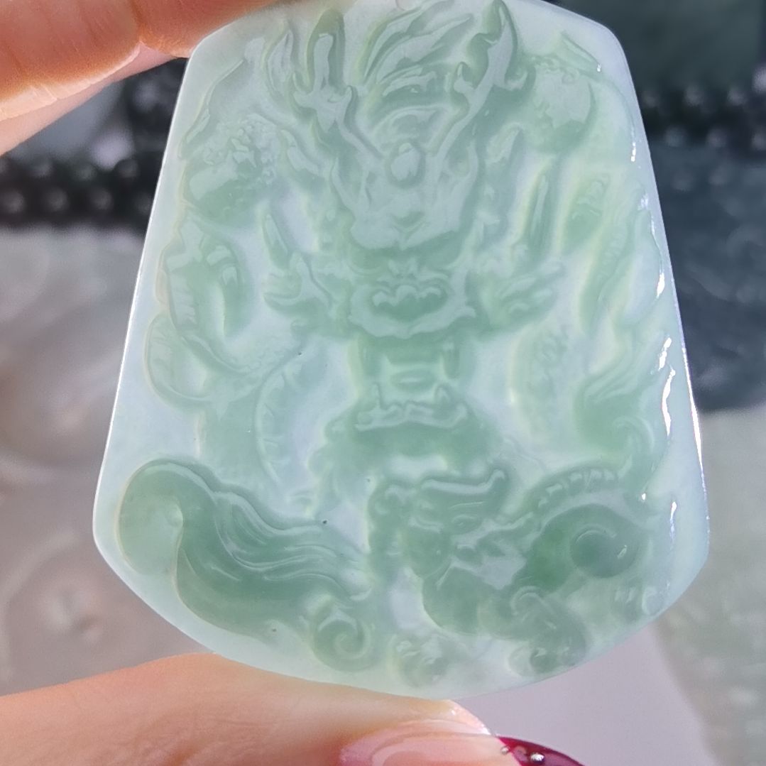 翡翠颈饰未镶嵌天然的A货翡翠多样性发货