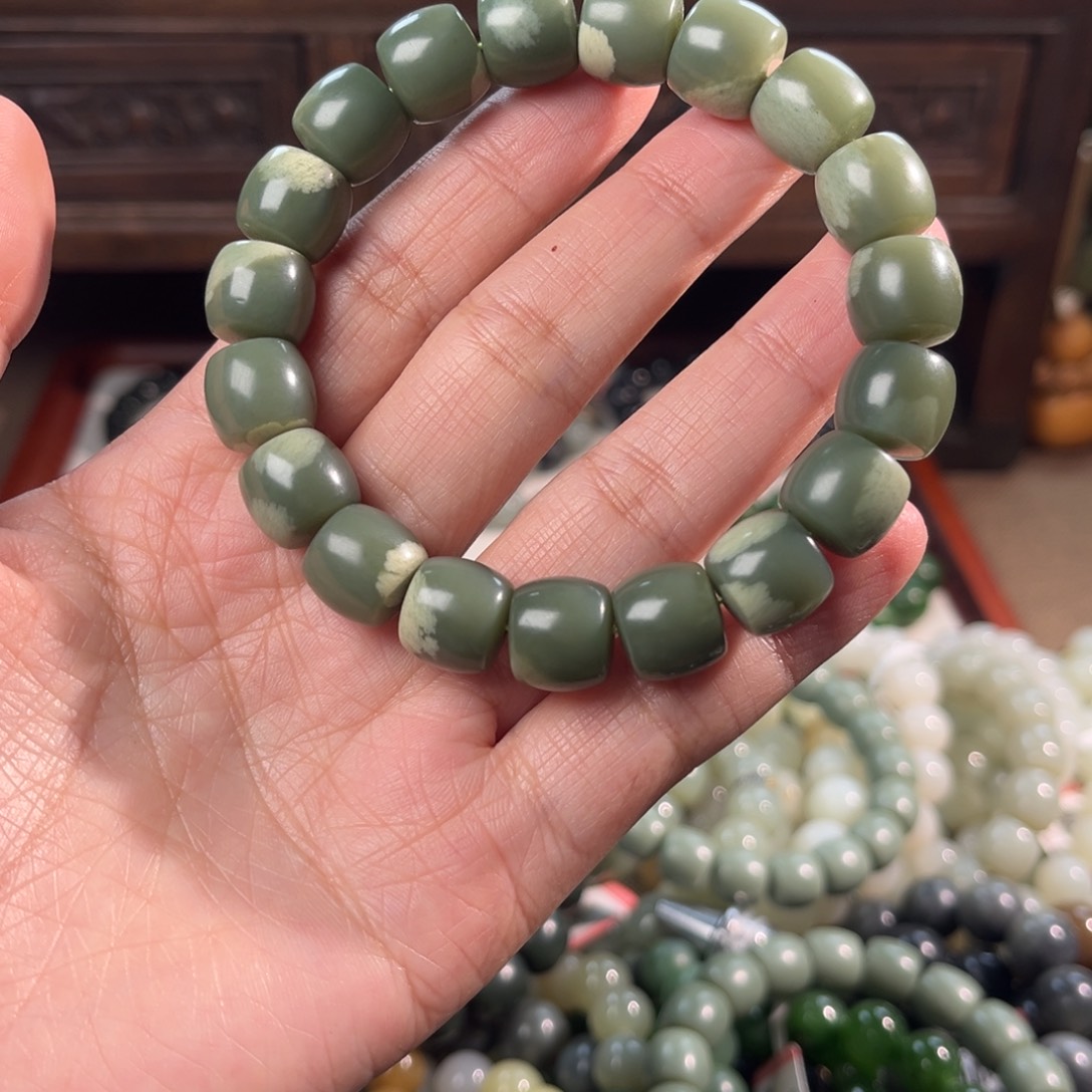 和田玉未镶嵌手链