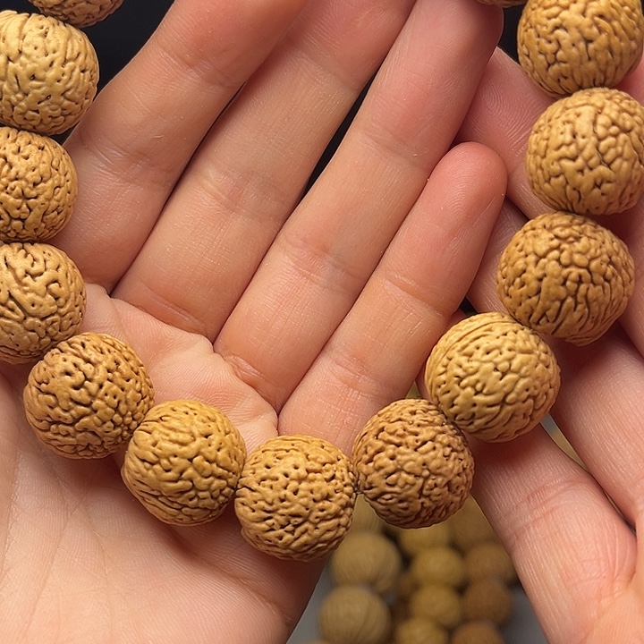 小***心吊坠桃核桃核手串