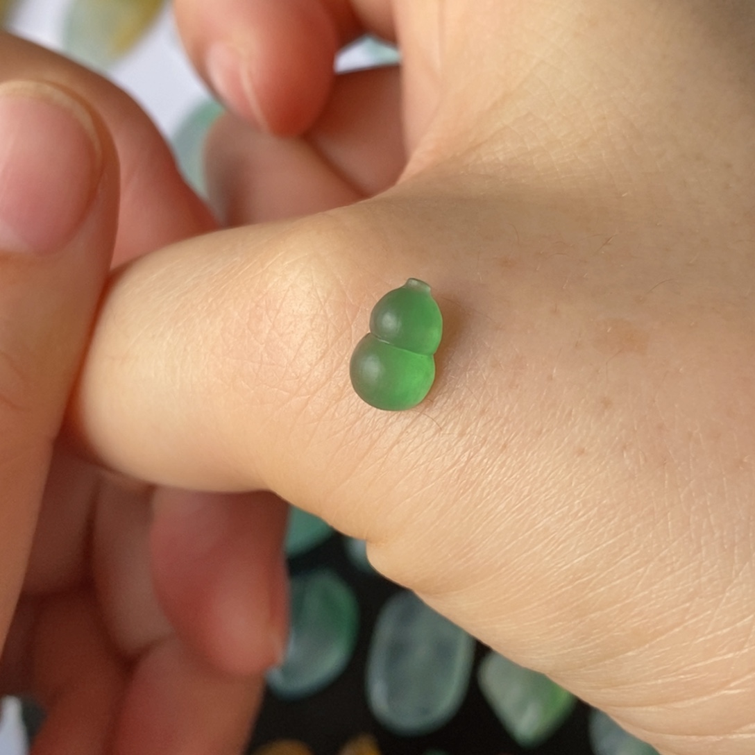 定制翡翠未镶嵌葫芦