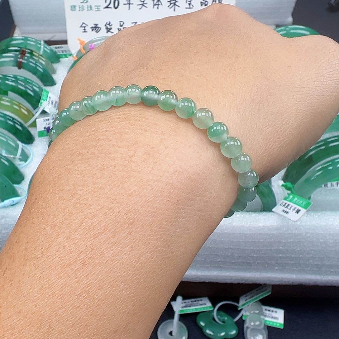 未镶嵌手镯石英质玉