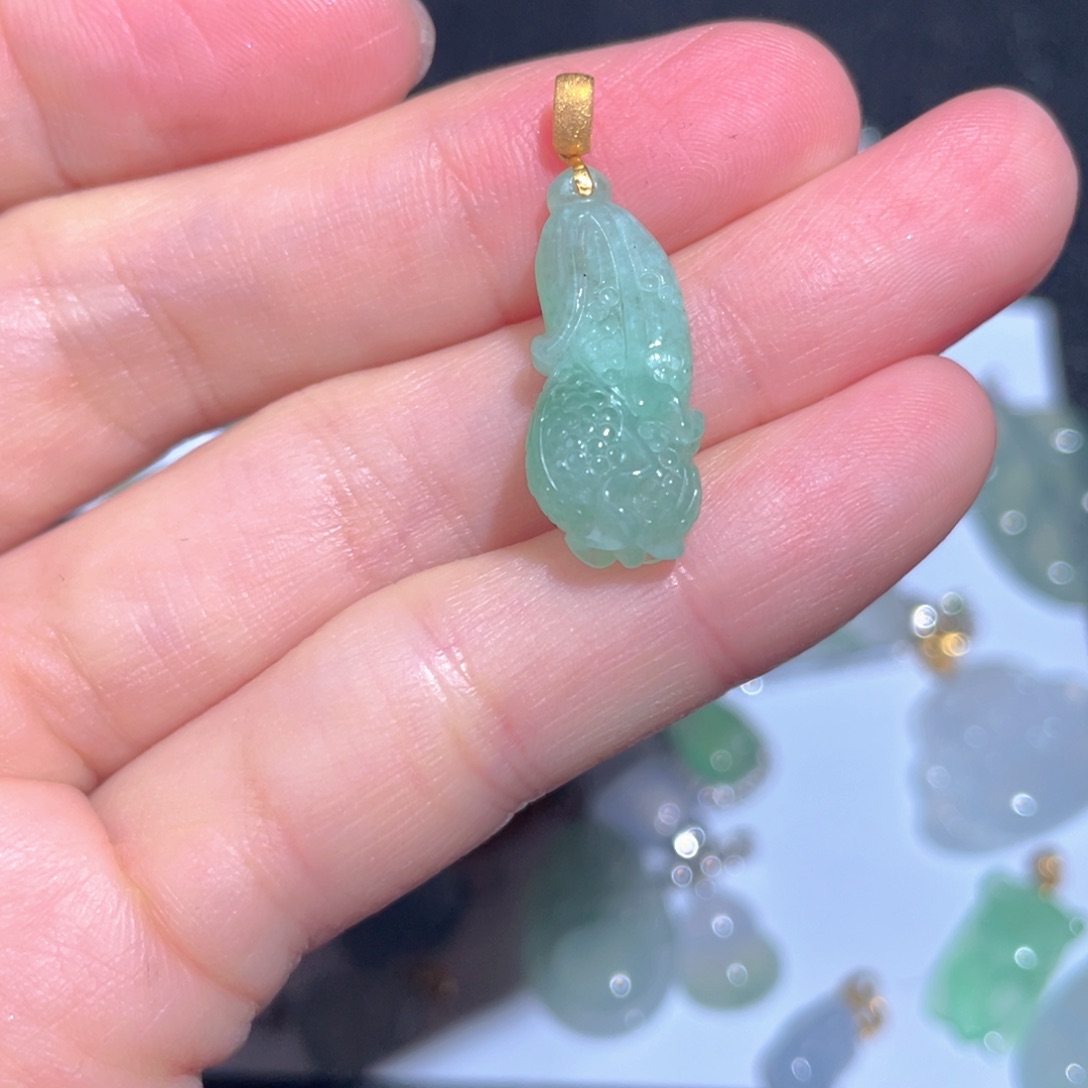 翡翠颈饰18K金镶嵌翡翠