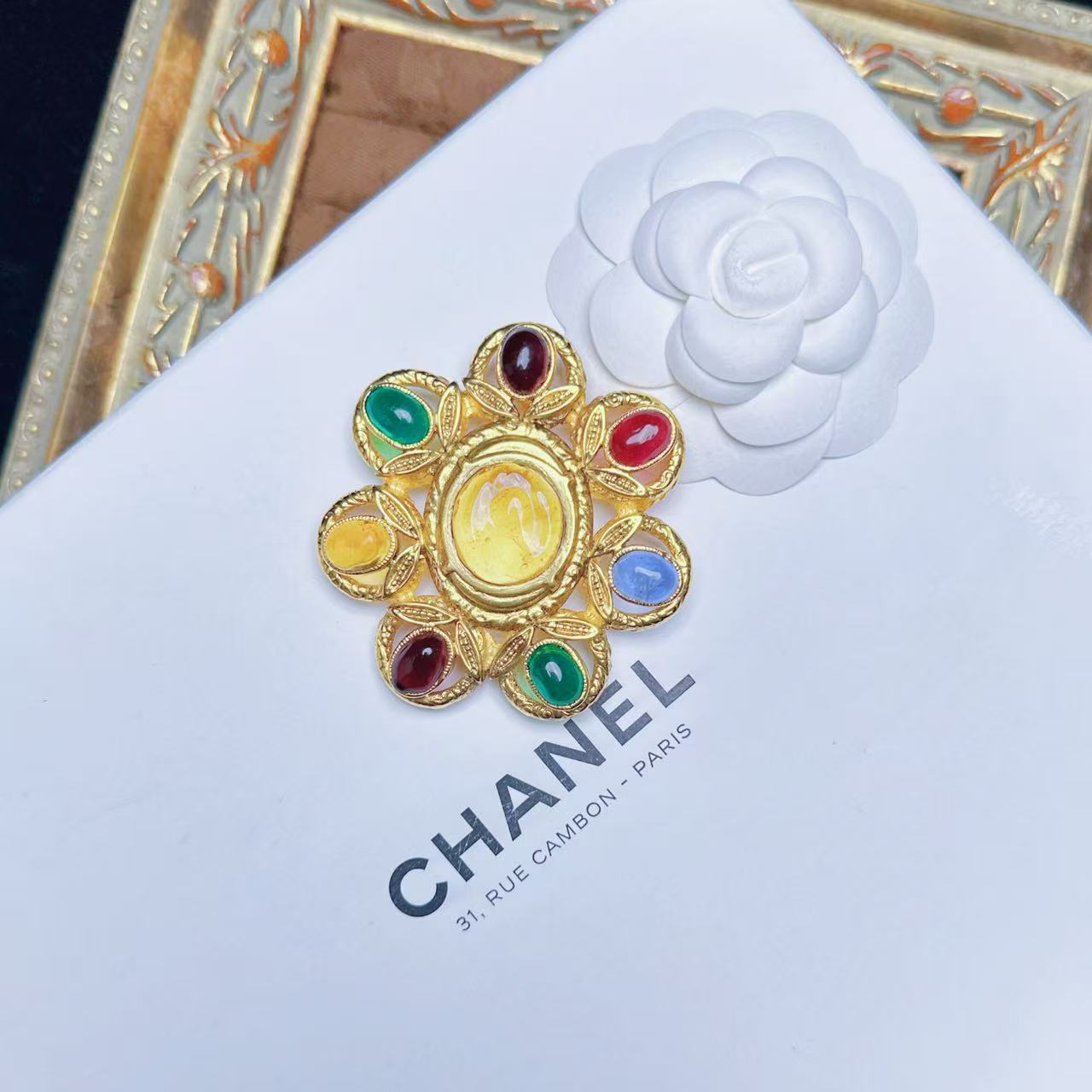 95新 Chanel/香奈儿 柚礼中古/香奈儿多色琉璃圆盘胸针lz509383