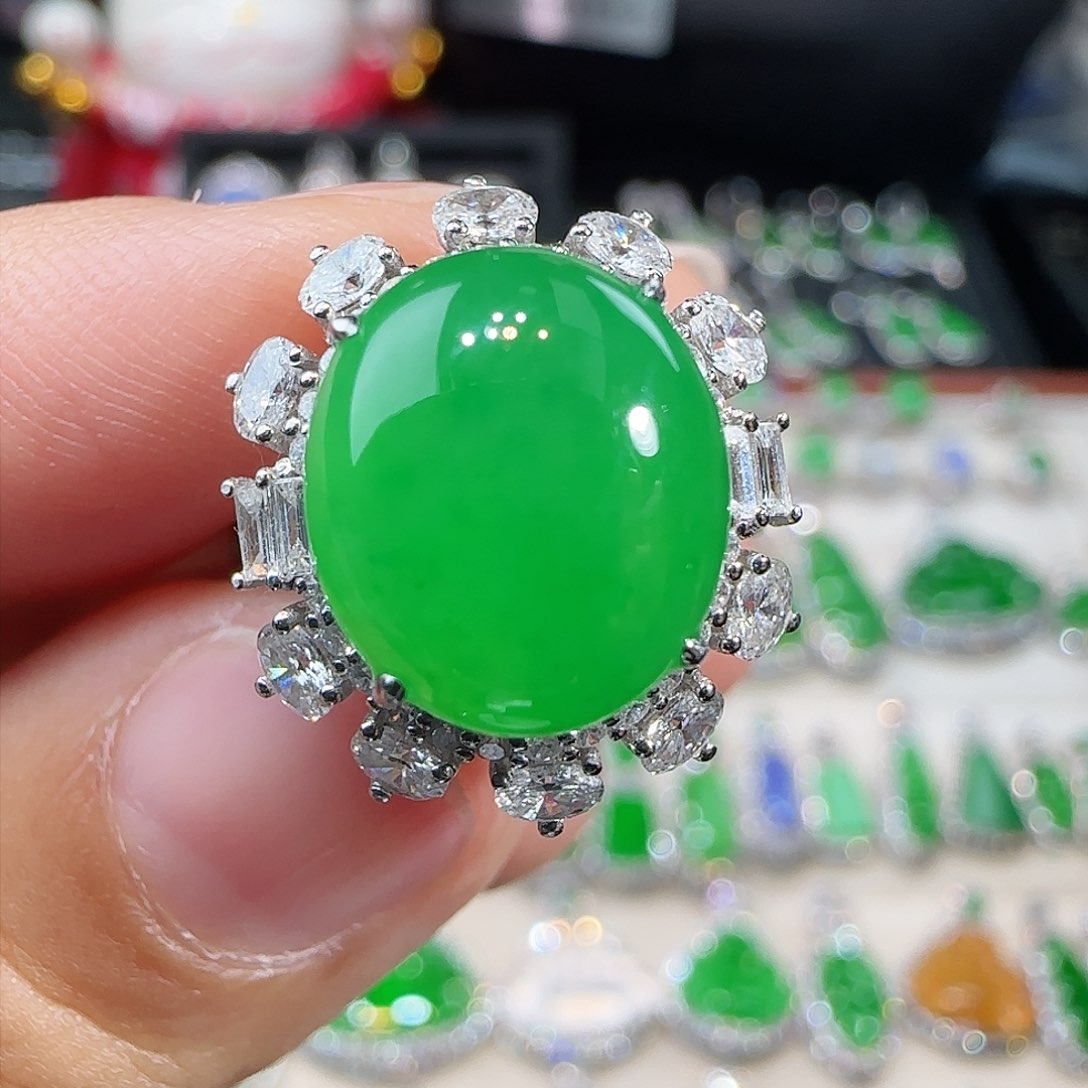 翡翠吊坠(不含链)18K金镶嵌