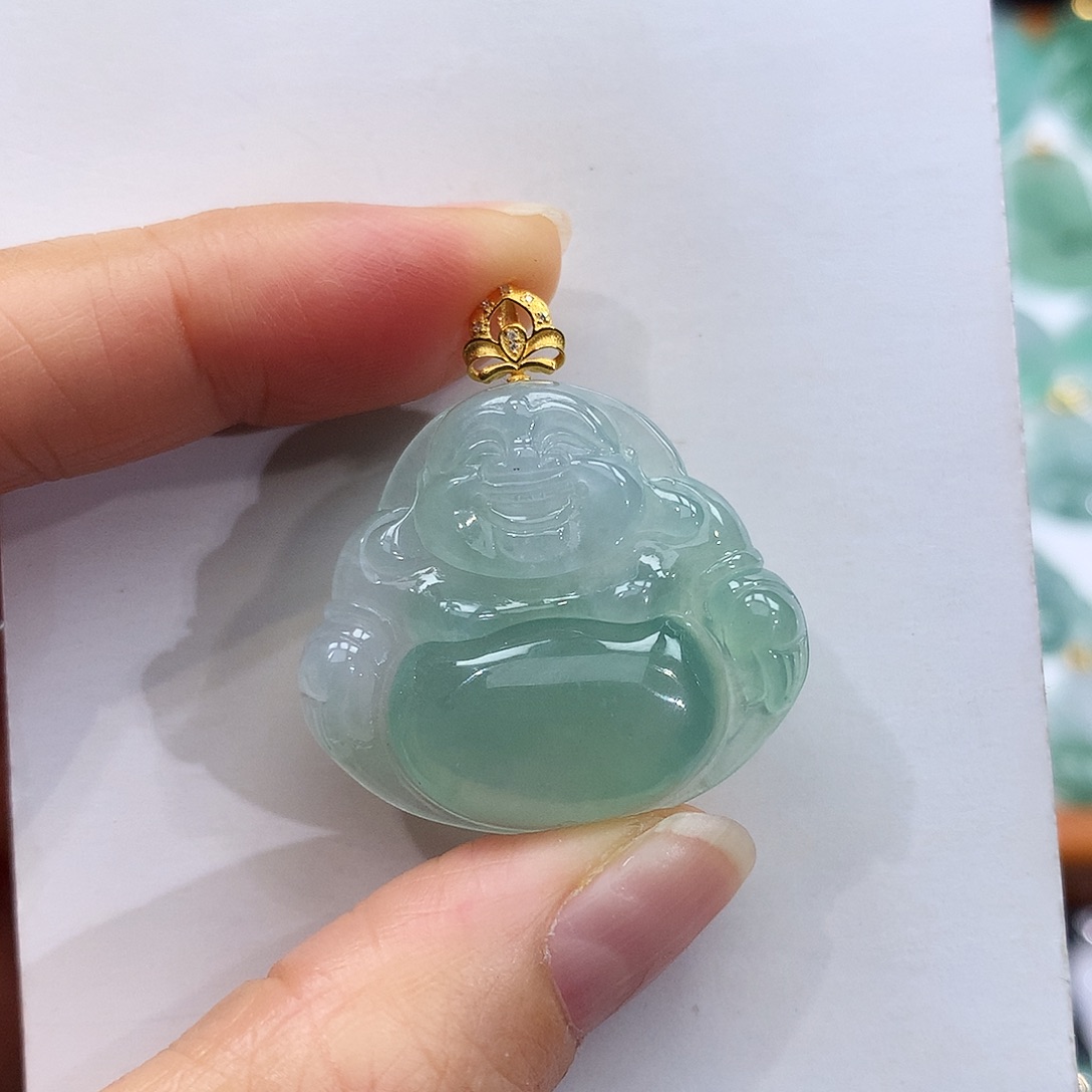 翡翠18K金镶嵌颈饰翡翠吊坠