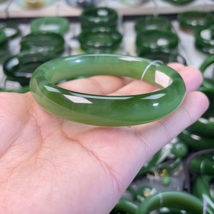 和田玉（碧玉）手镯未镶嵌