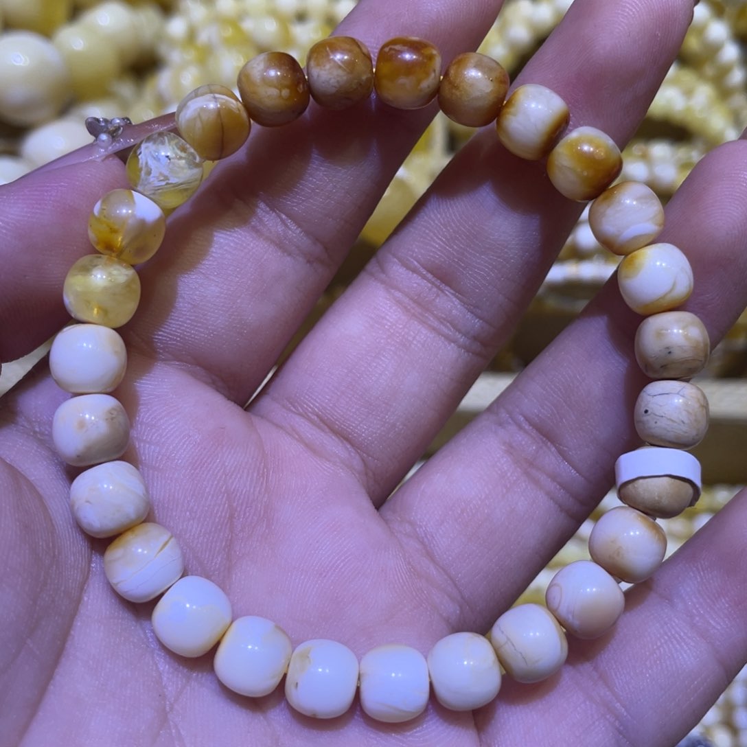 手绳琥珀未镶嵌7.5m