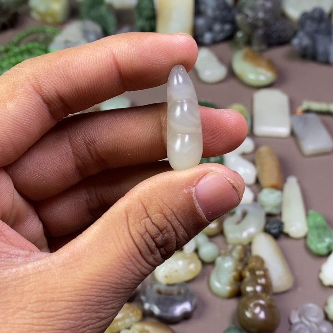 和田玉颈饰未镶嵌