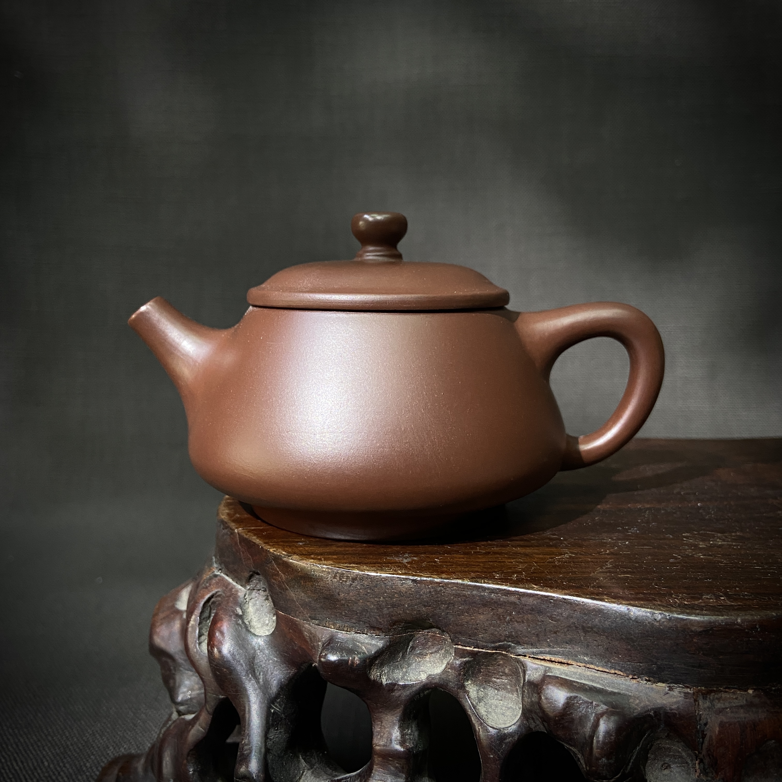 宜兴手工紫砂陶 茶壶GS3131-2